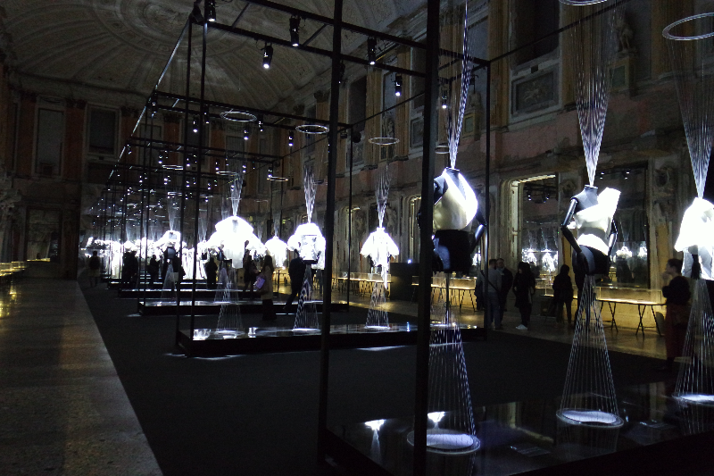 L'ingegno di Ferrè in mostra a Milano